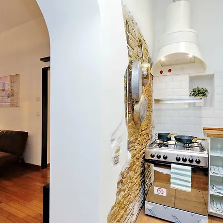 Balestrari Street - Mama's Apartment